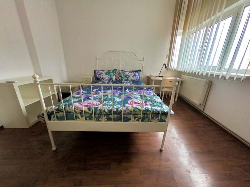 Armeneasca, Mosilor, vanzare apartament 2 camere cu centrala.