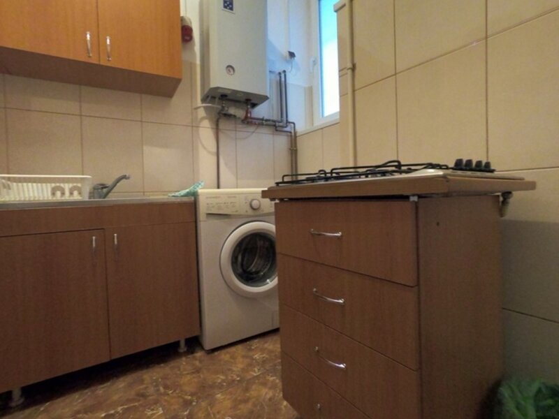 Armeneasca, Mosilor, vanzare apartament 2 camere cu centrala.
